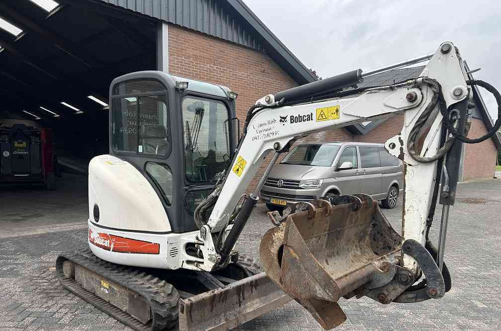 Bobcat 425 minigraver - Mini bager: slika Bobcat 425 minigraver - Mini bager Bobcat 425 minigraver - Mini bager: slika Bobcat 425 minigraver - Mini bager