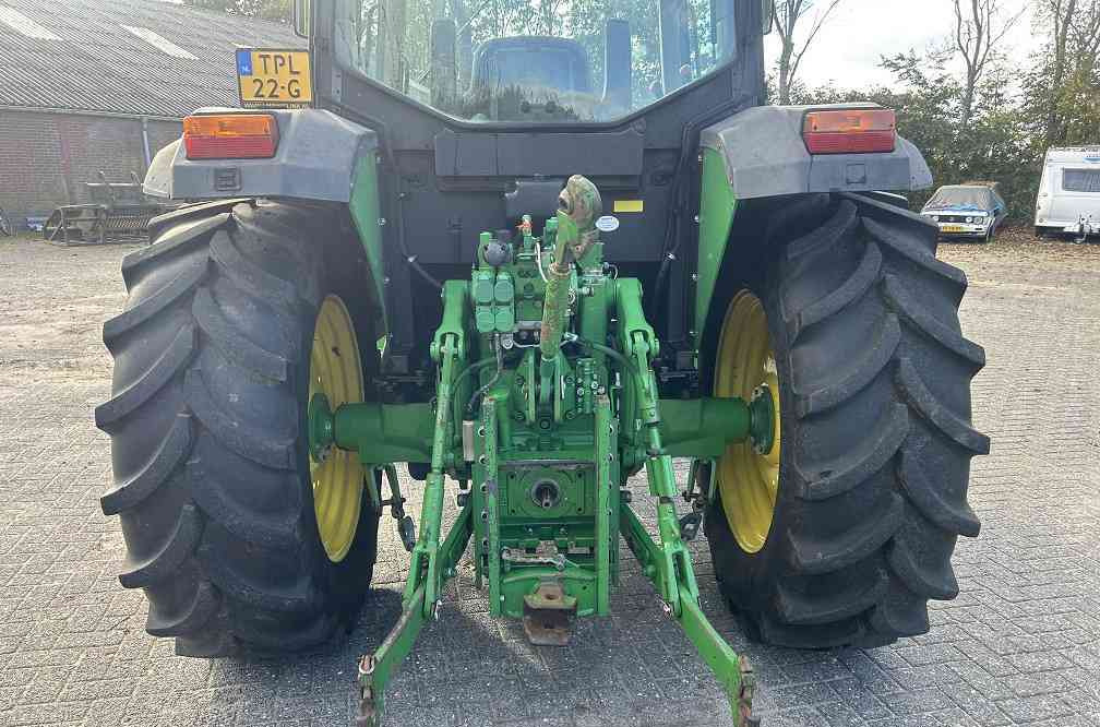 John Deere 6110 - Traktor: slika John Deere 6110 - Traktor John Deere 6110 - Traktor: slika John Deere 6110 - Traktor
