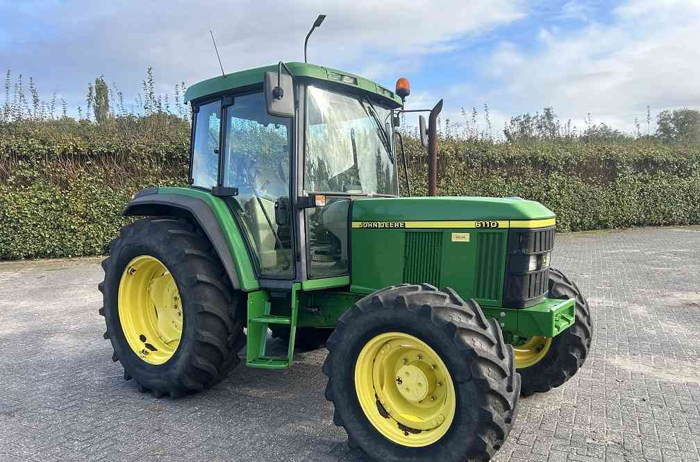 John Deere 6110 - Traktor: slika John Deere 6110 - Traktor John Deere 6110 - Traktor: slika John Deere 6110 - Traktor