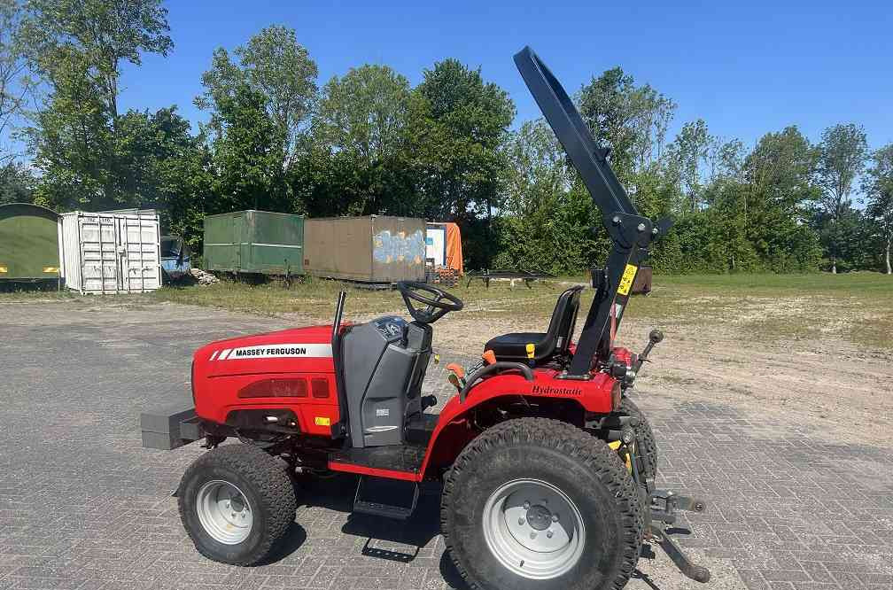 Massey Ferguson 1525 hydrostaat - Traktor: slika Massey Ferguson 1525 hydrostaat - Traktor Massey Ferguson 1525 hydrostaat - Traktor: slika Massey Ferguson 1525 hydrostaat - Traktor