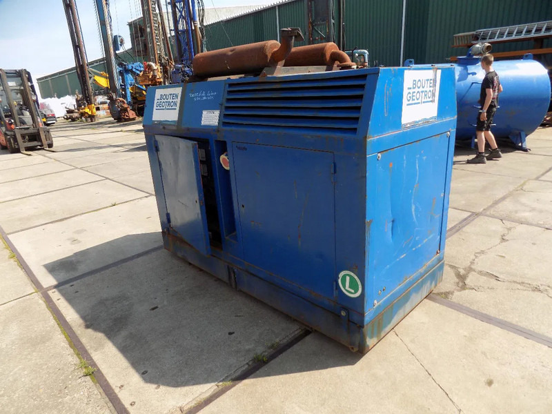 Bredenoord Bredenoord BRDE 60 KVA deutz F6L 913 - Generatorski set: slika Bredenoord Bredenoord BRDE 60 KVA deutz F6L 913 - Generatorski set Bredenoord Bredenoord BRDE 60 KVA deutz F6L 913 - Generatorski set: slika Bredenoord Bredenoord BRDE 60 KVA deutz F6L 913 - Generatorski set