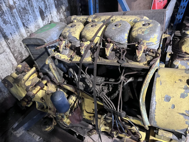 Deutz F4L912 - Motor: slika Deutz F4L912 - Motor Deutz F4L912 - Motor: slika Deutz F4L912 - Motor