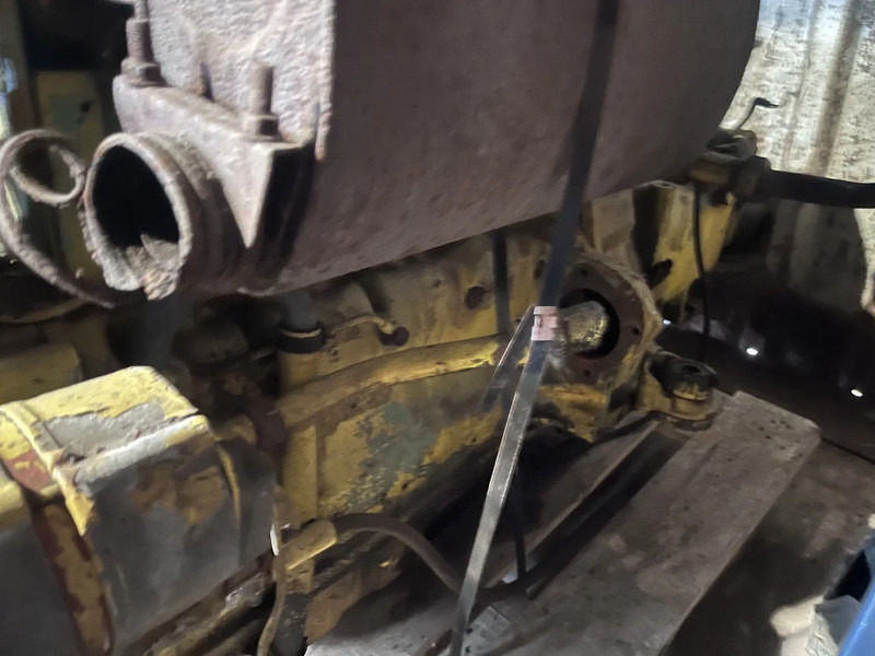 Deutz F4L912 - Motor: slika Deutz F4L912 - Motor Deutz F4L912 - Motor: slika Deutz F4L912 - Motor