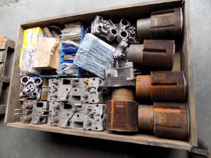 Deutz onderdelen motor - Motor: slika Deutz onderdelen motor - Motor Deutz onderdelen motor - Motor: slika Deutz onderdelen motor - Motor