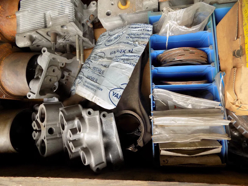 Deutz onderdelen motor - Motor: slika Deutz onderdelen motor - Motor Deutz onderdelen motor - Motor: slika Deutz onderdelen motor - Motor