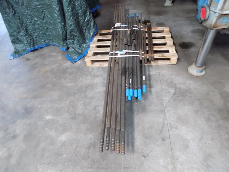 Diversen Sandvik Atlas copco Halco Drill Head rock bit 3.5 and 4 inch - Platforma za bušenje: slika Diversen Sandvik Atlas copco Halco Drill Head rock bit 3.5 and 4 inch - Platforma za bušenje Diversen Sandvik Atlas copco Halco Drill Head rock bit 3.5 and 4 inch - Platforma za bušenje: slika Diversen Sandvik Atlas copco Halco Drill Head rock bit 3.5 and 4 inch - Platforma za bušenje