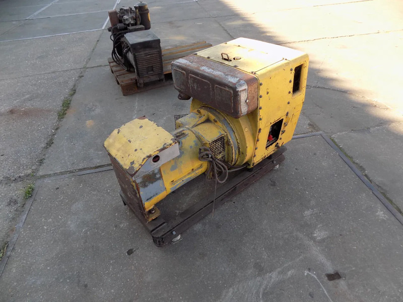 Hatz generator - Generatorski set: slika Hatz generator - Generatorski set Hatz generator - Generatorski set: slika Hatz generator - Generatorski set