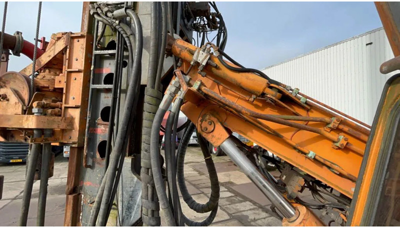 Platforma za bušenje Hitachi EX200 LC Driller: slika Platforma za bušenje Hitachi EX200 LC Driller