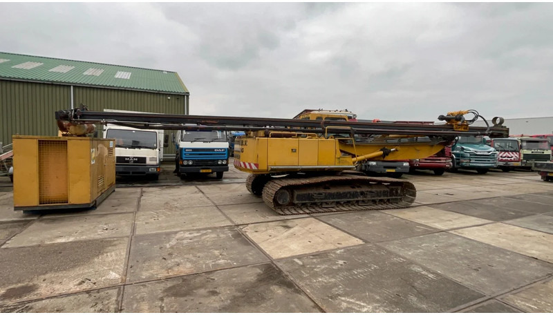 JCB JS 200 LC - Platforma za bušenje: slika JCB JS 200 LC - Platforma za bušenje JCB JS 200 LC - Platforma za bušenje: slika JCB JS 200 LC - Platforma za bušenje