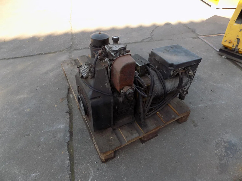 Lamborghini hatz generator - Generatorski set: slika Lamborghini hatz generator - Generatorski set Lamborghini hatz generator - Generatorski set: slika Lamborghini hatz generator - Generatorski set