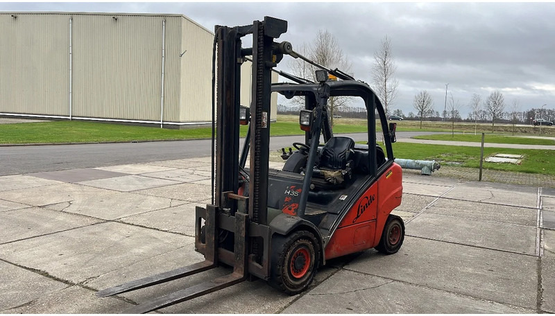 Linde H35T 01 Linde H35T 01 - Plinski viličar: slika Linde H35T 01 Linde H35T 01 - Plinski viličar Linde H35T 01 Linde H35T 01 - Plinski viličar: slika Linde H35T 01 Linde H35T 01 - Plinski viličar