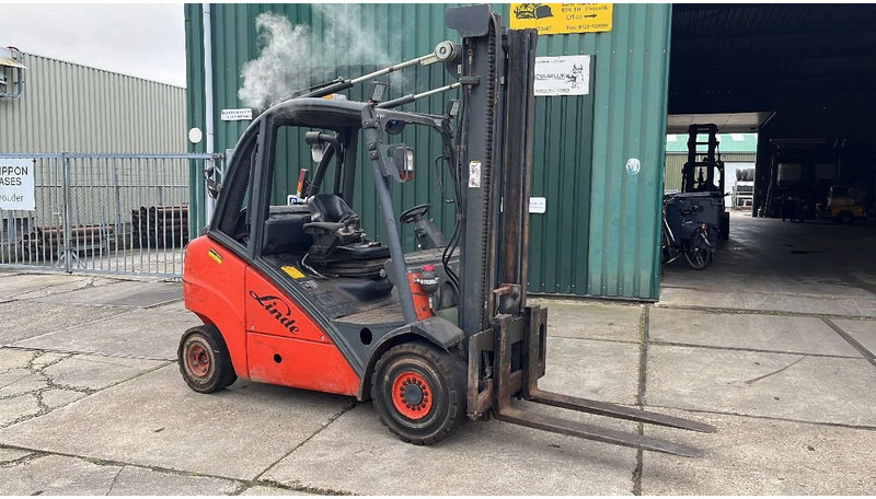 Linde H35T 01 Linde H35T 01 - Plinski viličar: slika Linde H35T 01 Linde H35T 01 - Plinski viličar Linde H35T 01 Linde H35T 01 - Plinski viličar: slika Linde H35T 01 Linde H35T 01 - Plinski viličar