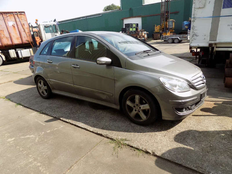 Mercedes-Benz B-Klasse 200 CDI - Automobil: slika Mercedes-Benz B-Klasse 200 CDI - Automobil Mercedes-Benz B-Klasse 200 CDI - Automobil: slika Mercedes-Benz B-Klasse 200 CDI - Automobil