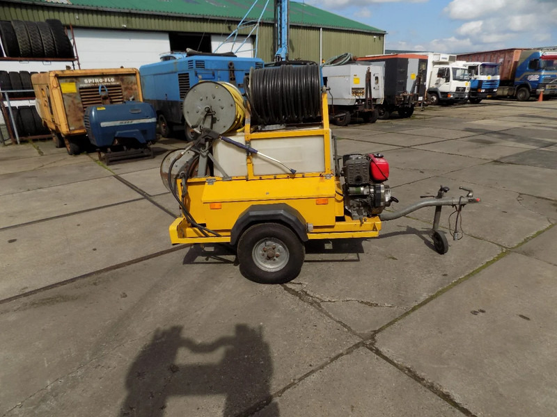 Rioned HD50 Rioned HD50 diesel - Vakum kamion: slika Rioned HD50 Rioned HD50 diesel - Vakum kamion Rioned HD50 Rioned HD50 diesel - Vakum kamion: slika Rioned HD50 Rioned HD50 diesel - Vakum kamion