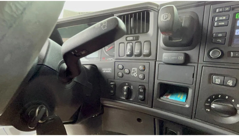 Scania R560 V8 Scania R560 V8 Manual 6x2 Boogie lift - Tegljač: slika Scania R560 V8 Scania R560 V8 Manual 6x2 Boogie lift - Tegljač Scania R560 V8 Scania R560 V8 Manual 6x2 Boogie lift - Tegljač: slika Scania R560 V8 Scania R560 V8 Manual 6x2 Boogie lift - Tegljač