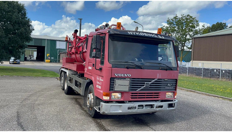 Zakup Volvo FL 7 FL7 Vacuum toilet tanker 8000 liter Volvo FL 7 FL7 Vacuum toilet tanker 8000 liter: slika Zakup Volvo FL 7 FL7 Vacuum toilet tanker 8000 liter Volvo FL 7 FL7 Vacuum toilet tanker 8000 liter