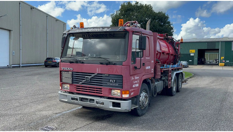 Volvo FL 7 FL7 Vacuum toilet tanker 8000 liter - Vakum kamion: slika Volvo FL 7 FL7 Vacuum toilet tanker 8000 liter - Vakum kamion Volvo FL 7 FL7 Vacuum toilet tanker 8000 liter - Vakum kamion: slika Volvo FL 7 FL7 Vacuum toilet tanker 8000 liter - Vakum kamion