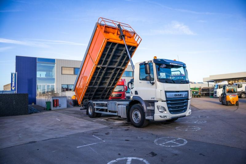 DAF CF 410-4x2 - 13 642 KM - 26m3 - Kiper: slika DAF CF 410-4x2 - 13 642 KM - 26m3 - Kiper DAF CF 410-4x2 - 13 642 KM - 26m3 - Kiper: slika DAF CF 410-4x2 - 13 642 KM - 26m3 - Kiper