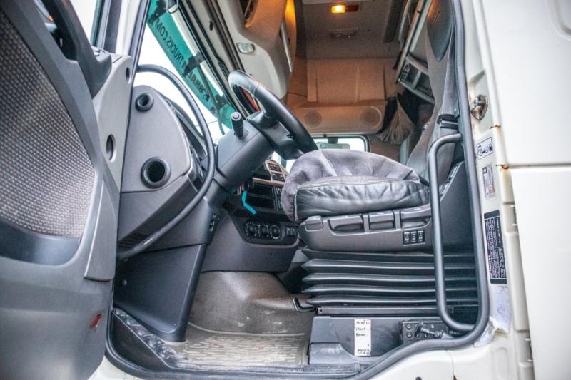 Kamion s kukastom dizalicom DAF XF 105.460 - AJK + intarder: slika Kamion s kukastom dizalicom DAF XF 105.460 - AJK + intarder