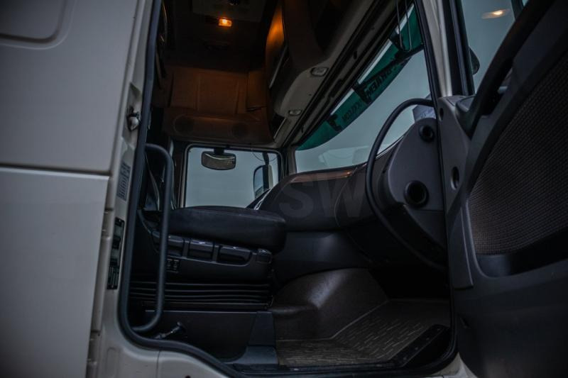 Kamion s kukastom dizalicom DAF XF 105.460 - AJK + intarder: slika Kamion s kukastom dizalicom DAF XF 105.460 - AJK + intarder