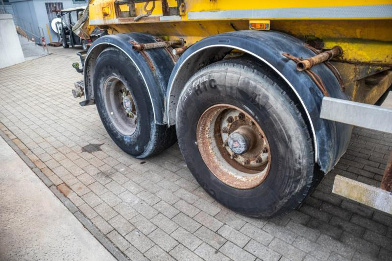 Poluprikolica mikser DE BUF BETON MIXER/MALAXEUR/MISCHER10M3: slika Poluprikolica mikser DE BUF BETON MIXER/MALAXEUR/MISCHER10M3