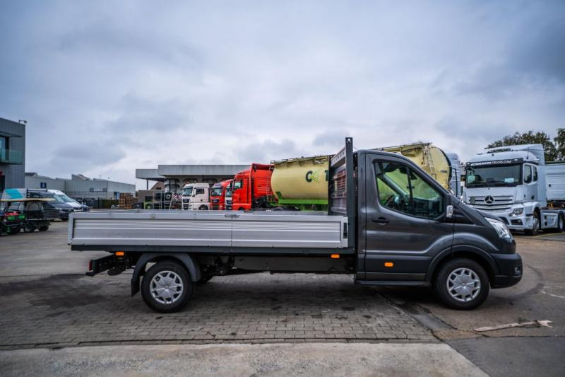 Ford TRANSIT 2.0 TDCI - Dostavno vozilo s ravnom platformom: slika Ford TRANSIT 2.0 TDCI - Dostavno vozilo s ravnom platformom Ford TRANSIT 2.0 TDCI - Dostavno vozilo s ravnom platformom: slika Ford TRANSIT 2.0 TDCI - Dostavno vozilo s ravnom platformom