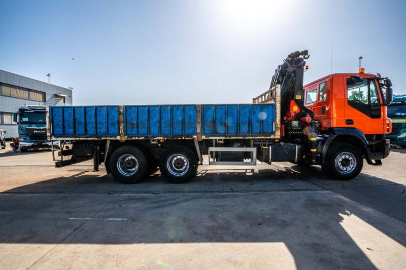 Iveco TRAKKER 360-6X4-E5+PALFINGER 23002/5x - Kamion s otvorenim sandukom, Kamion s kranom: slika Iveco TRAKKER 360-6X4-E5+PALFINGER 23002/5x - Kamion s otvorenim sandukom, Kamion s kranom Iveco TRAKKER 360-6X4-E5+PALFINGER 23002/5x - Kamion s otvorenim sandukom, Kamion s kranom: slika Iveco TRAKKER 360-6X4-E5+PALFINGER 23002/5x - Kamion s otvorenim sandukom, Kamion s kranom