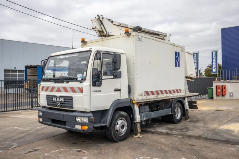 MAN LE 12.180 - COMILEV EN170TPC - Podizna platforma montirana na kamion: slika MAN LE 12.180 - COMILEV EN170TPC - Podizna platforma montirana na kamion MAN LE 12.180 - COMILEV EN170TPC - Podizna platforma montirana na kamion: slika MAN LE 12.180 - COMILEV EN170TPC - Podizna platforma montirana na kamion