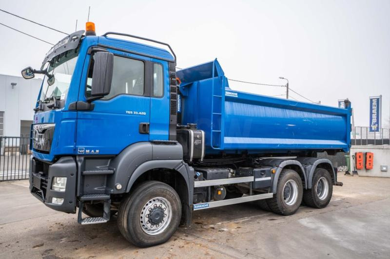 MAN TGS 33.420 BB (containerbak:+3000 € ) - Kamion s kukastom dizalicom: slika MAN TGS 33.420 BB (containerbak:+3000 € ) - Kamion s kukastom dizalicom MAN TGS 33.420 BB (containerbak:+3000 € ) - Kamion s kukastom dizalicom: slika MAN TGS 33.420 BB (containerbak:+3000 € ) - Kamion s kukastom dizalicom