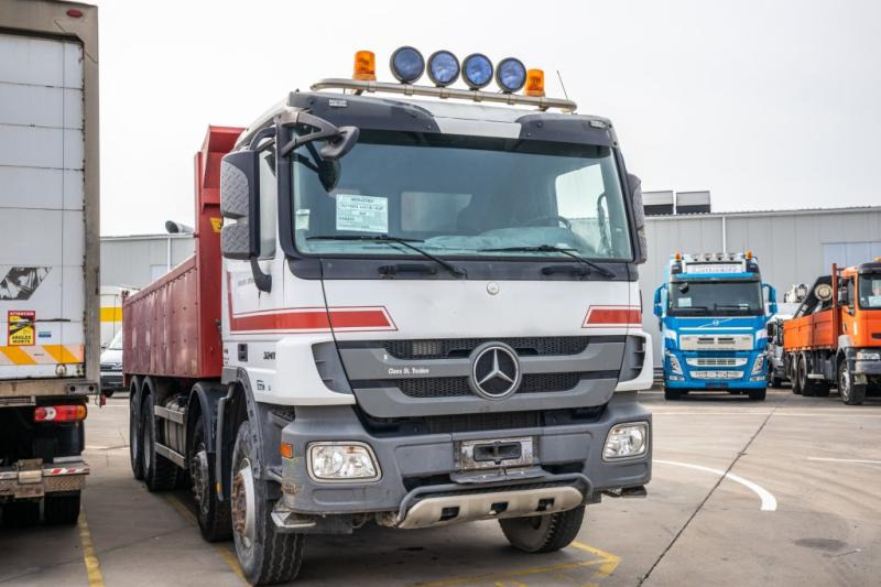Mercedes ACTROS 3241 K -MP3-E5-Fire damage/dégâts du feu - Kiper: slika Mercedes ACTROS 3241 K -MP3-E5-Fire damage/dégâts du feu - Kiper Mercedes ACTROS 3241 K -MP3-E5-Fire damage/dégâts du feu - Kiper: slika Mercedes ACTROS 3241 K -MP3-E5-Fire damage/dégâts du feu - Kiper