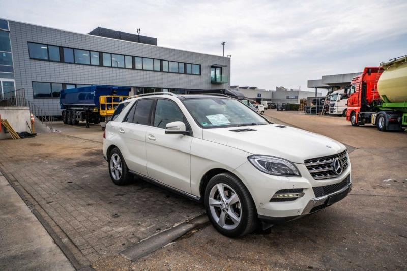Mercedes-Benz ML 250 CDI - Limuzina: slika Mercedes-Benz ML 250 CDI - Limuzina Mercedes-Benz ML 250 CDI - Limuzina: slika Mercedes-Benz ML 250 CDI - Limuzina