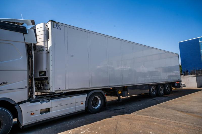 Schmitz SCB-S3B-CARRIER VECTOR 1550 - Poluprikolica: slika Schmitz SCB-S3B-CARRIER VECTOR 1550 - Poluprikolica Schmitz SCB-S3B-CARRIER VECTOR 1550 - Poluprikolica: slika Schmitz SCB-S3B-CARRIER VECTOR 1550 - Poluprikolica