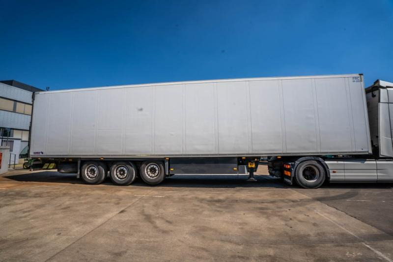 Schmitz SCB-S3B-CARRIER VECTOR 1550 - Poluprikolica: slika Schmitz SCB-S3B-CARRIER VECTOR 1550 - Poluprikolica Schmitz SCB-S3B-CARRIER VECTOR 1550 - Poluprikolica: slika Schmitz SCB-S3B-CARRIER VECTOR 1550 - Poluprikolica