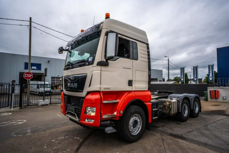 MAN TGX 33.560 XLX BLS+BIG AXLES+INTARDER - Tegljač: slika MAN TGX 33.560 XLX BLS+BIG AXLES+INTARDER - Tegljač MAN TGX 33.560 XLX BLS+BIG AXLES+INTARDER - Tegljač: slika MAN TGX 33.560 XLX BLS+BIG AXLES+INTARDER - Tegljač