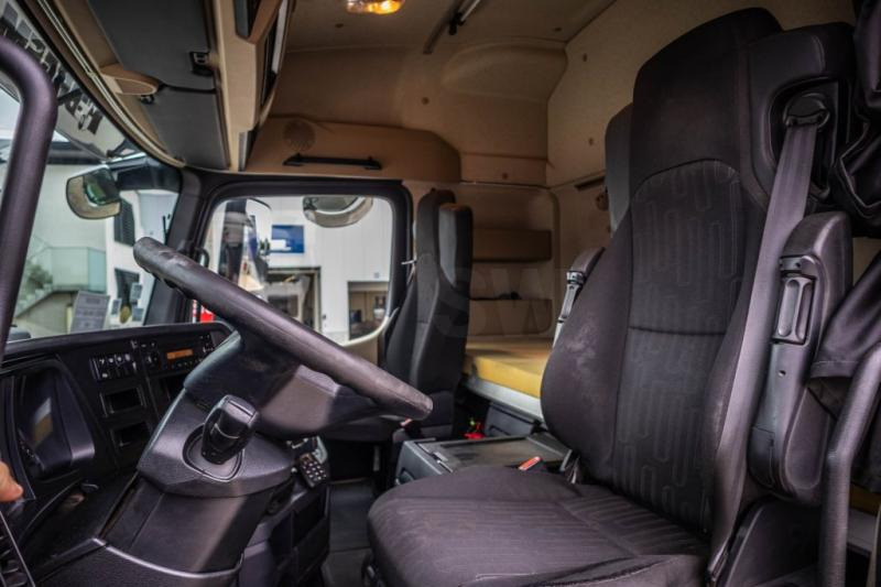 Interior photo 2: Tegljač Mercedes AROCS 1846 HAD + HYDR. Interior photo 2: Tegljač Mercedes AROCS 1846 HAD + HYDR.