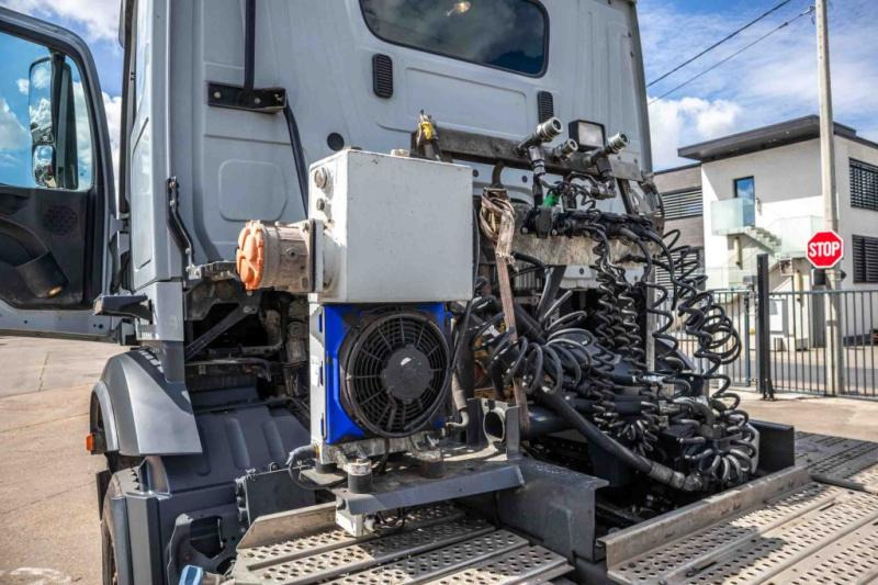 Mercedes AROCS 2648 LS - 6x4 - Tegljač: slika Mercedes AROCS 2648 LS - 6x4 - Tegljač Mercedes AROCS 2648 LS - 6x4 - Tegljač: slika Mercedes AROCS 2648 LS - 6x4 - Tegljač