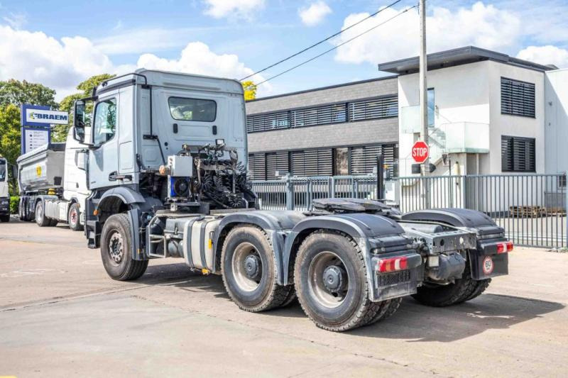 Mercedes AROCS 2648 LS - 6x4 - Tegljač: slika Mercedes AROCS 2648 LS - 6x4 - Tegljač Mercedes AROCS 2648 LS - 6x4 - Tegljač: slika Mercedes AROCS 2648 LS - 6x4 - Tegljač
