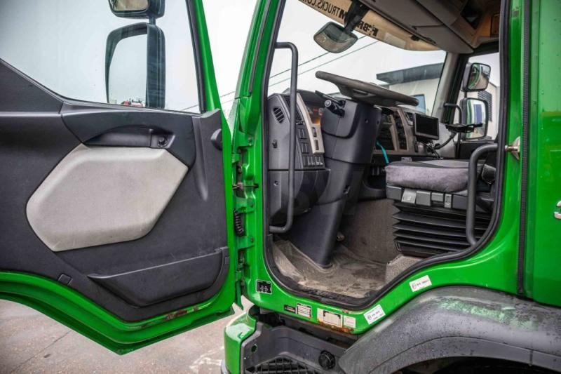 Interior photo 1: Zakup Volvo FE 300 Volvo FE 300