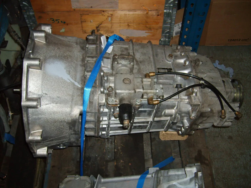 Iveco 2895B922B08 / 8871022/2993112/500080142 - Mjenjač: slika Iveco 2895B922B08 / 8871022/2993112/500080142 - Mjenjač Iveco 2895B922B08 / 8871022/2993112/500080142 - Mjenjač: slika Iveco 2895B922B08 / 8871022/2993112/500080142 - Mjenjač