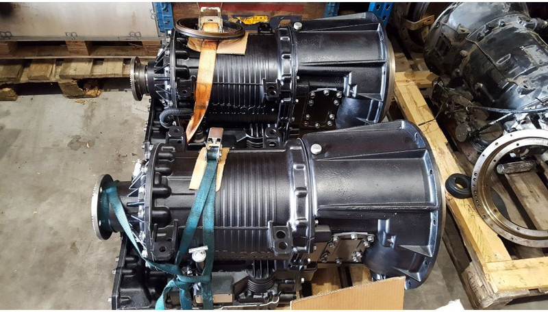 Terberg Allison MT643,MD3060,MD3000,ZF 6WG211 - Terminalni traktor: slika Terberg Allison MT643,MD3060,MD3000,ZF 6WG211 - Terminalni traktor Terberg Allison MT643,MD3060,MD3000,ZF 6WG211 - Terminalni traktor: slika Terberg Allison MT643,MD3060,MD3000,ZF 6WG211 - Terminalni traktor