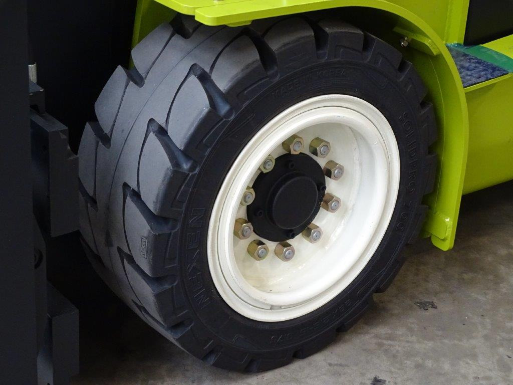 Električni viličar Clark GEX50: slika Električni viličar Clark GEX50 Električni viličar Clark GEX50: slika Električni viličar Clark GEX50