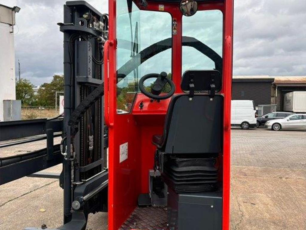 Combilift C3000 STE - TRIPLEX - 4-smjerni regalni viličar: slika Combilift C3000 STE - TRIPLEX - 4-smjerni regalni viličar Combilift C3000 STE - TRIPLEX - 4-smjerni regalni viličar: slika Combilift C3000 STE - TRIPLEX - 4-smjerni regalni viličar