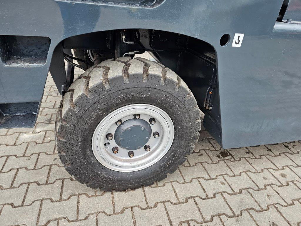 Fantuzzi SF60U - Bočni utovarivač: slika Fantuzzi SF60U - Bočni utovarivač Fantuzzi SF60U - Bočni utovarivač: slika Fantuzzi SF60U - Bočni utovarivač