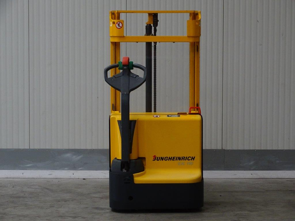 Jungheinrich EJC110 - NEU BATTERIE - Slagač stoga: slika Jungheinrich EJC110 - NEU BATTERIE - Slagač stoga Jungheinrich EJC110 - NEU BATTERIE - Slagač stoga: slika Jungheinrich EJC110 - NEU BATTERIE - Slagač stoga