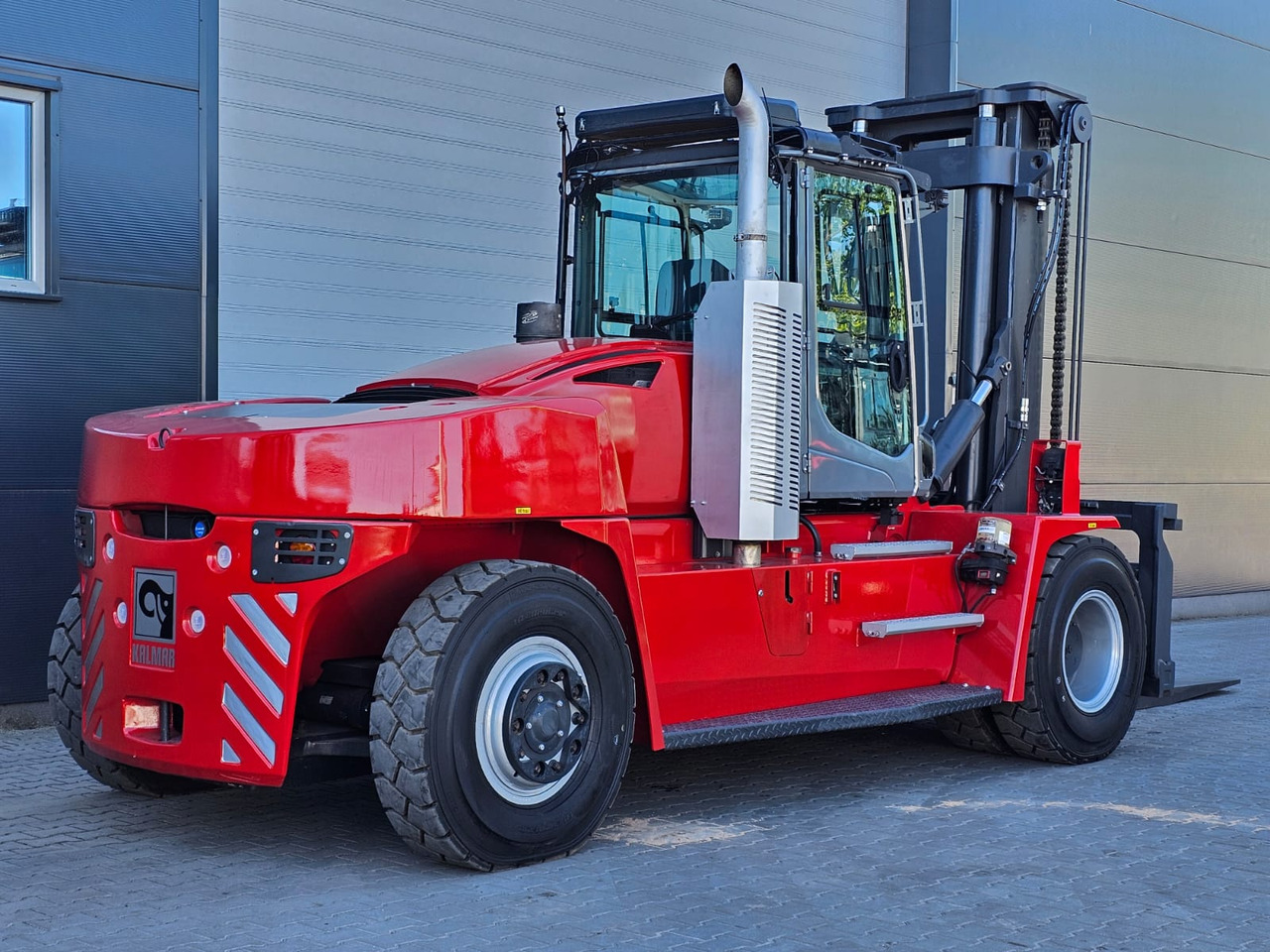 Kalmar DCG160-12 - Diesel viličar: slika Kalmar DCG160-12 - Diesel viličar Kalmar DCG160-12 - Diesel viličar: slika Kalmar DCG160-12 - Diesel viličar