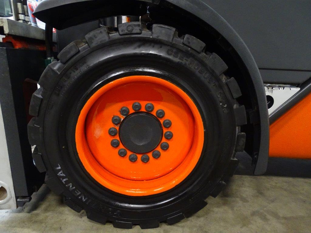 Linde H30D - TRIPLEX - Diesel viličar: slika Linde H30D - TRIPLEX - Diesel viličar Linde H30D - TRIPLEX - Diesel viličar: slika Linde H30D - TRIPLEX - Diesel viličar