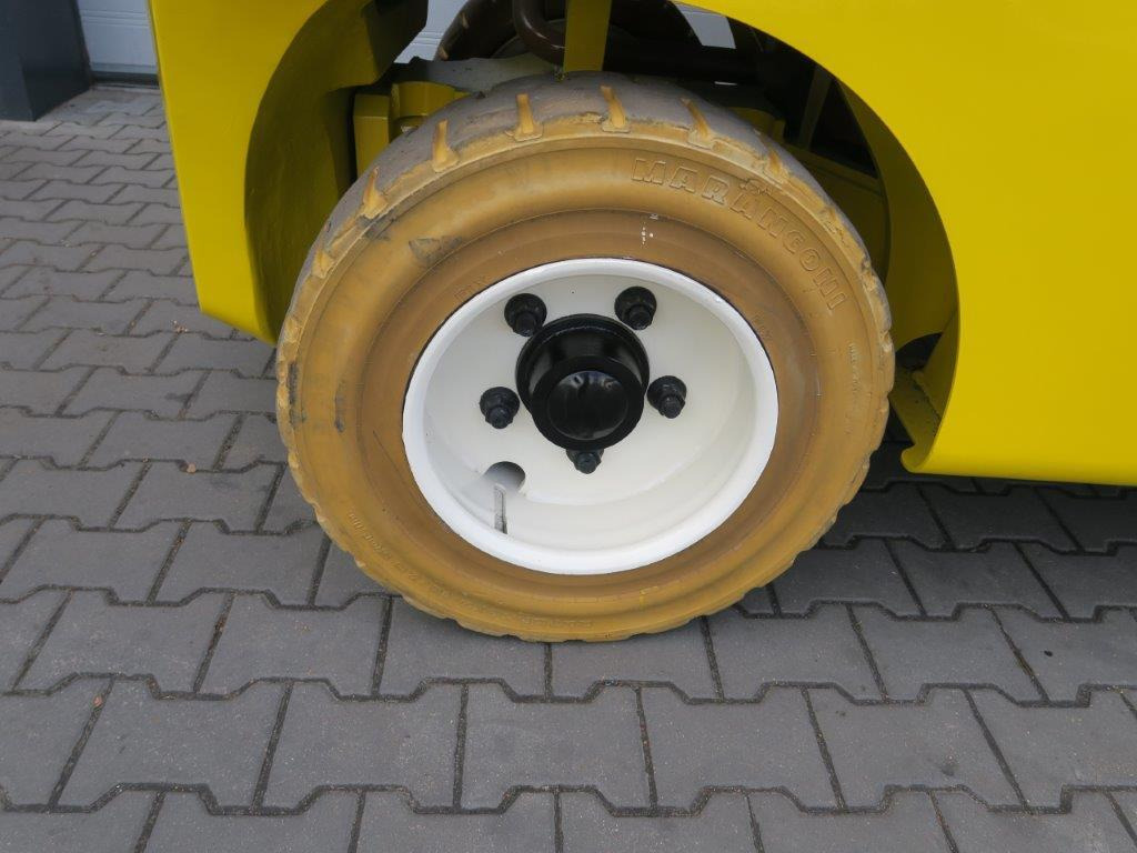 Viličar Yale GLP50VX TRIPLEX Container-Indoor-Stapler: slika Viličar Yale GLP50VX TRIPLEX Container-Indoor-Stapler Viličar Yale GLP50VX TRIPLEX Container-Indoor-Stapler: slika Viličar Yale GLP50VX TRIPLEX Container-Indoor-Stapler