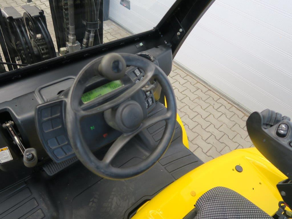 Viličar Yale GLP50VX TRIPLEX Container-Indoor-Stapler: slika Viličar Yale GLP50VX TRIPLEX Container-Indoor-Stapler Viličar Yale GLP50VX TRIPLEX Container-Indoor-Stapler: slika Viličar Yale GLP50VX TRIPLEX Container-Indoor-Stapler