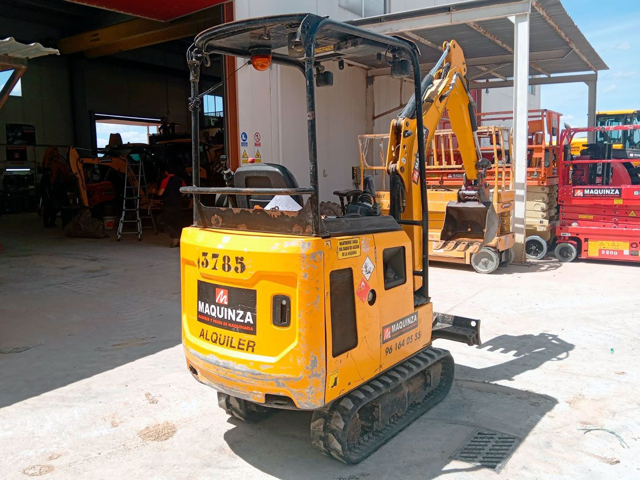 JCB 15C - Mini bager: slika JCB 15C - Mini bager JCB 15C - Mini bager: slika JCB 15C - Mini bager