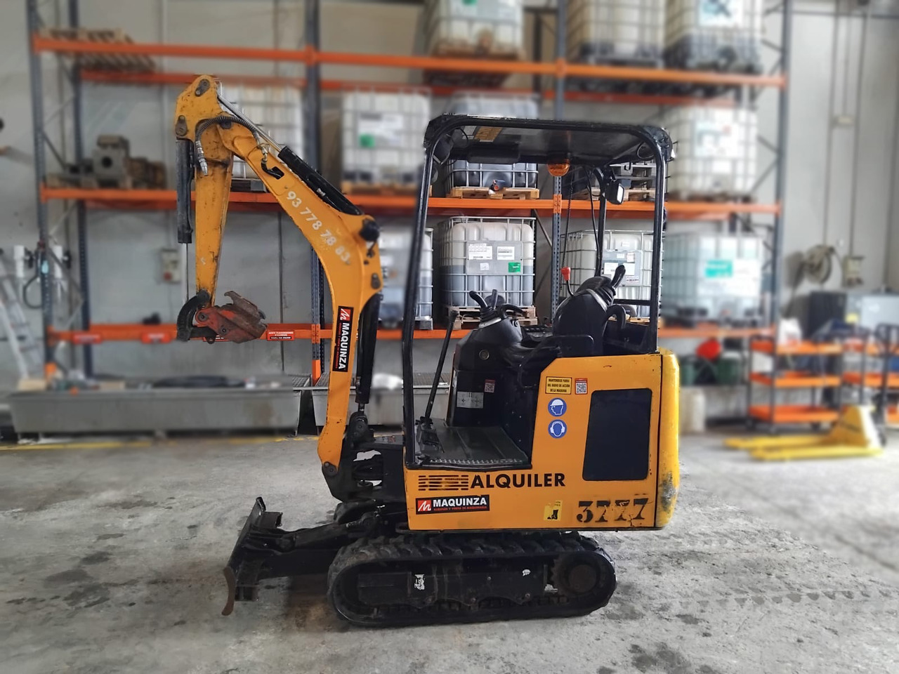 JCB 15C - Mini bager: slika JCB 15C - Mini bager JCB 15C - Mini bager: slika JCB 15C - Mini bager